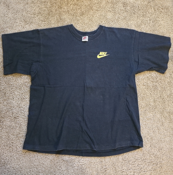 Nike - Picture 2 of 4